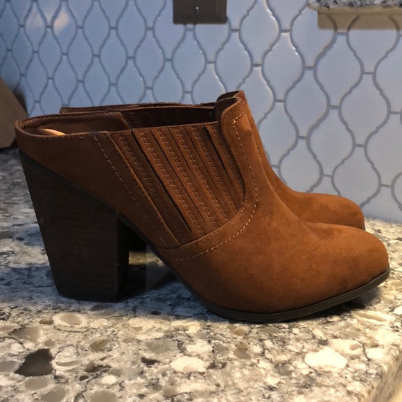 Carlos Santana Shoes - Carlos Santana Brown Mules